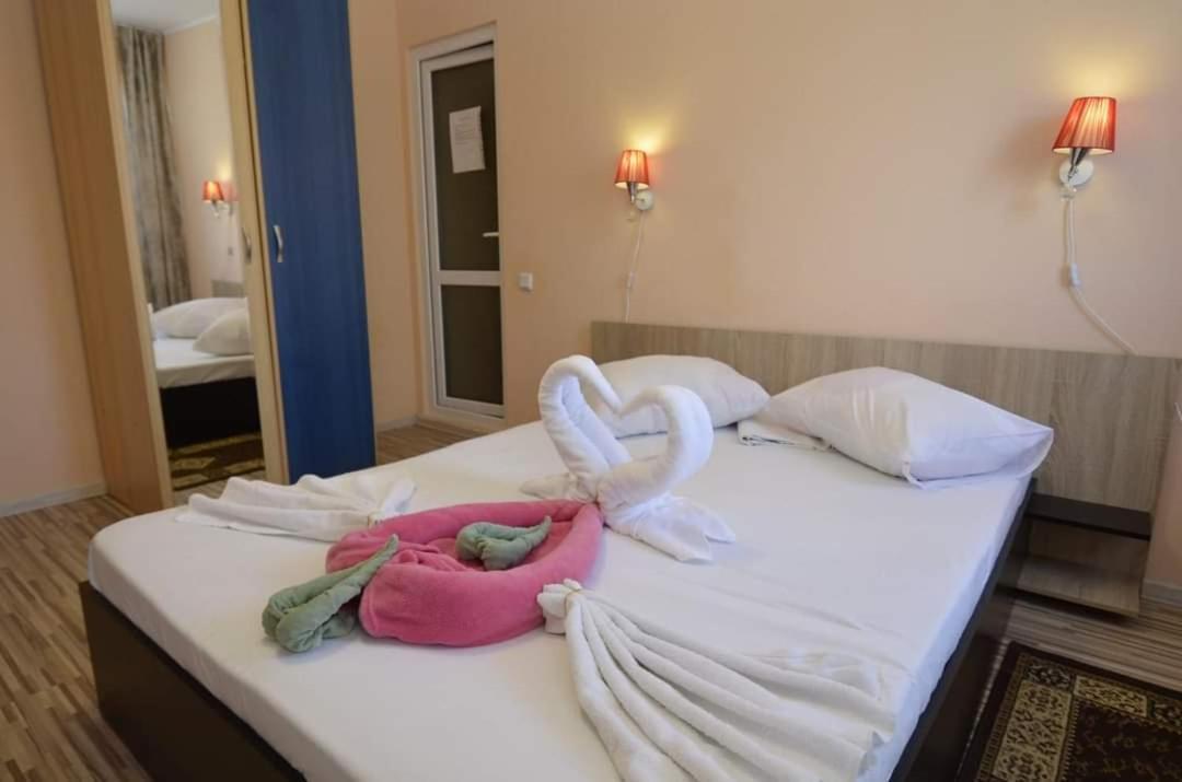 Hotel Vila Robert à Schitu Extérieur photo